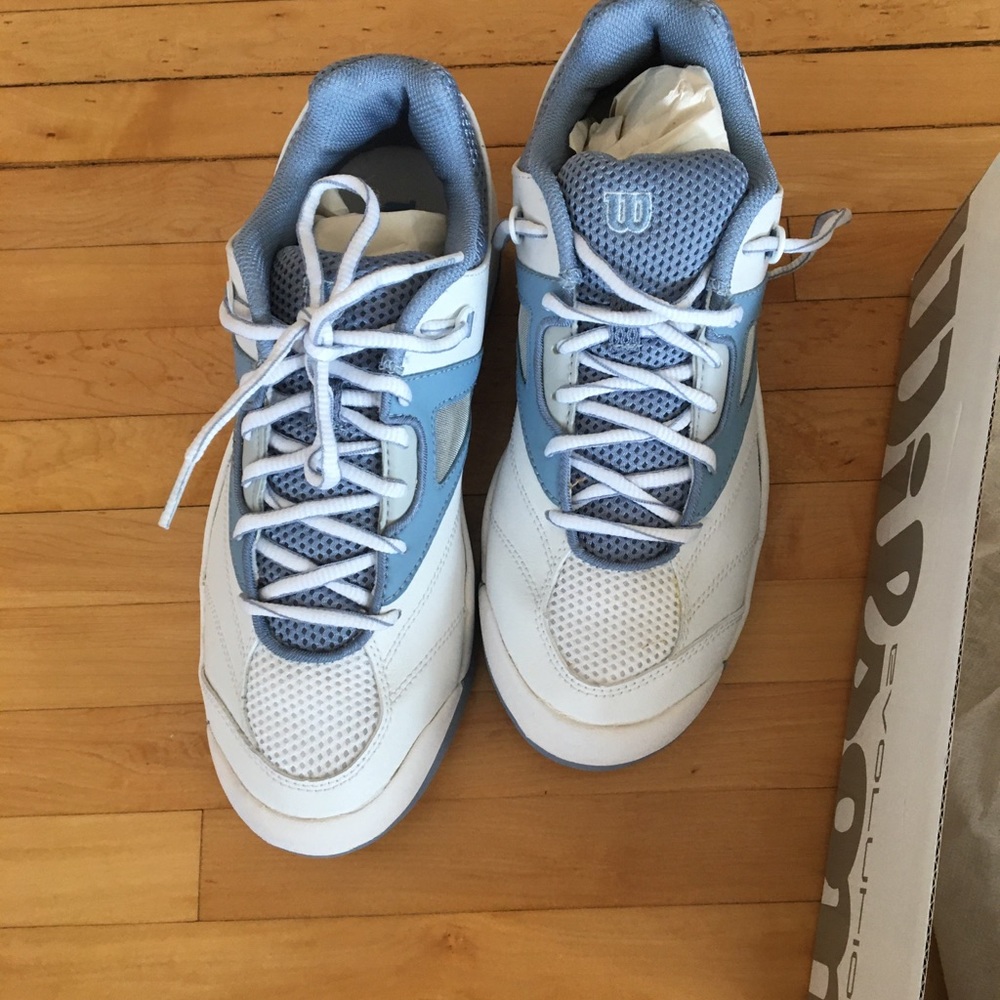 Wilson court shoes new in box size 7